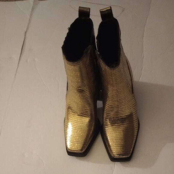 🆕👢Vince Camuto Sojetta Ankle Boots, Gold, Sz 5-1/2 - Picture 6 of 6